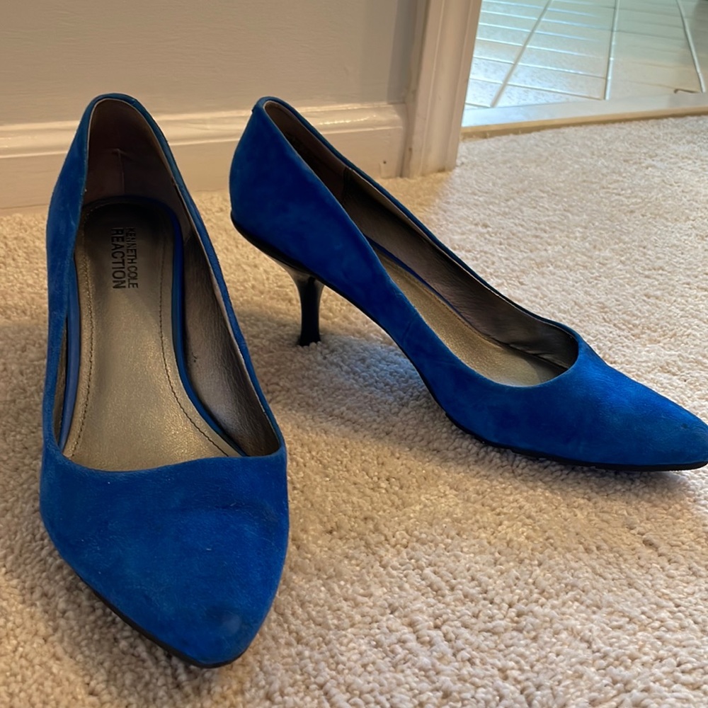 Blue suede pumps